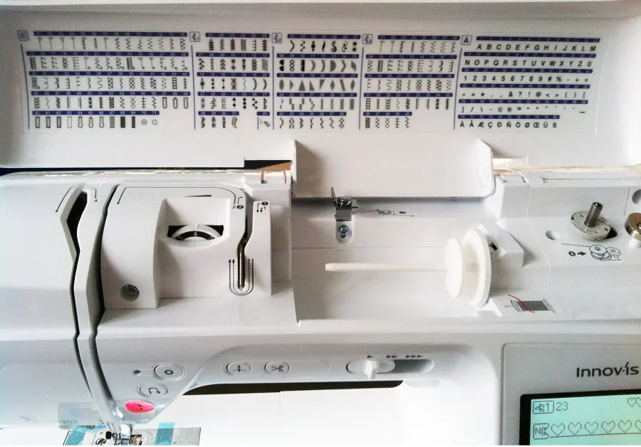 Šicí stroj Brother NV1100  